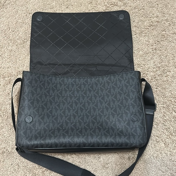 Michael Kors laptop bag briefcase NWOT - Picture 6 of 10